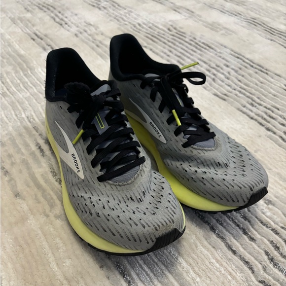 Brooks Hyperion Tempo Running Shoes - Picture 2 of 6